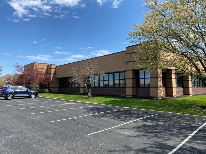 1890 Commerce Center Blvd, Fairborn, OH for rent - Building Photo - Image 1 of 12