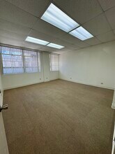 90 N King St, Honolulu, HI to rent Building Photo- Image 1 of 2