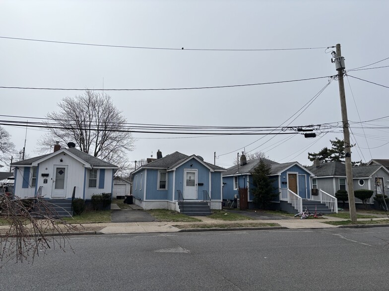 2-8 Adams St, Baldwin, NY for sale - Building Photo - Image 1 of 1