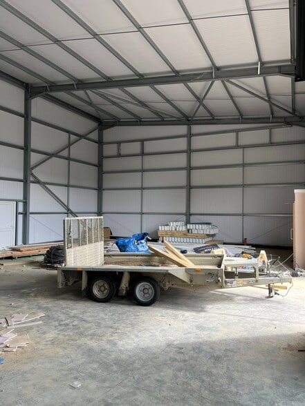 Units 30 & 31 Gatehouse Hub, Neaves Park, Hurstpierpoint to rent - Interior Photo - Image 3 of 3