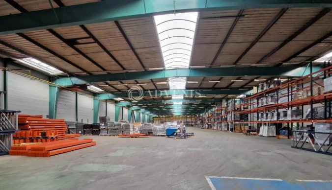 Light Industrial in Moissy-Cramayel to rent - Interior Photo - Image 1 of 3