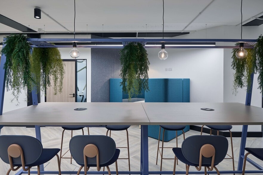 36 Ferensway, Hull to rent - Building Photo - Image 2 of 10