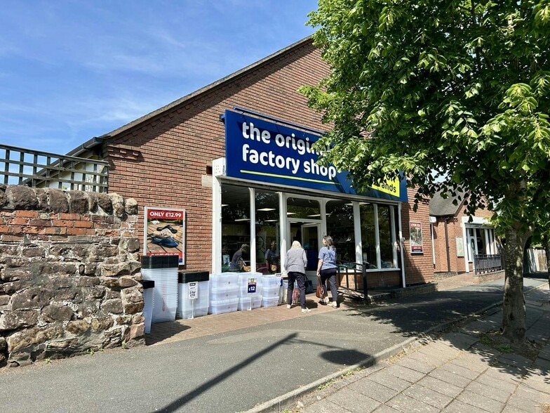 Queen St, Market Drayton for sale - Primary Photo - Image 1 of 1