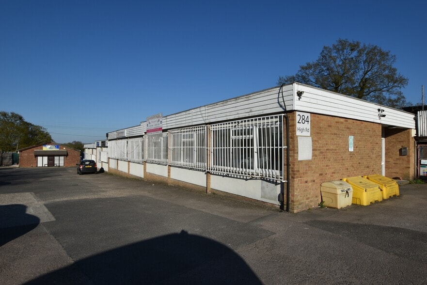 High Rd, Epping to rent - Primary Photo - Image 1 of 4