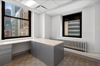 34-36 W 44th St, New York, NY for rent Interior Photo- Image 1 of 7