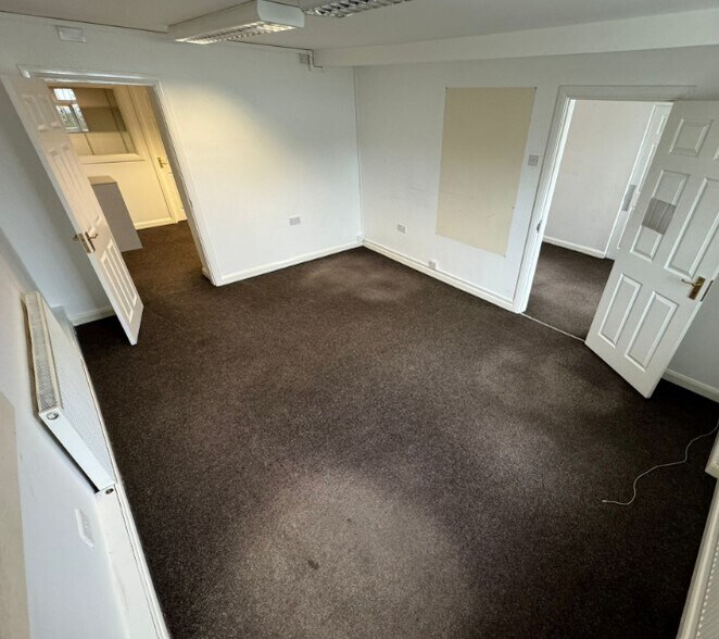 72A Leonard St, Stoke On Trent for sale - Interior Photo - Image 2 of 5