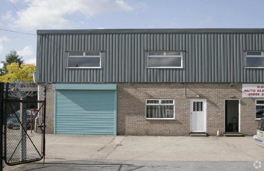 Lancaster Rd, Uxbridge to rent Primary Photo- Image 1 of 2