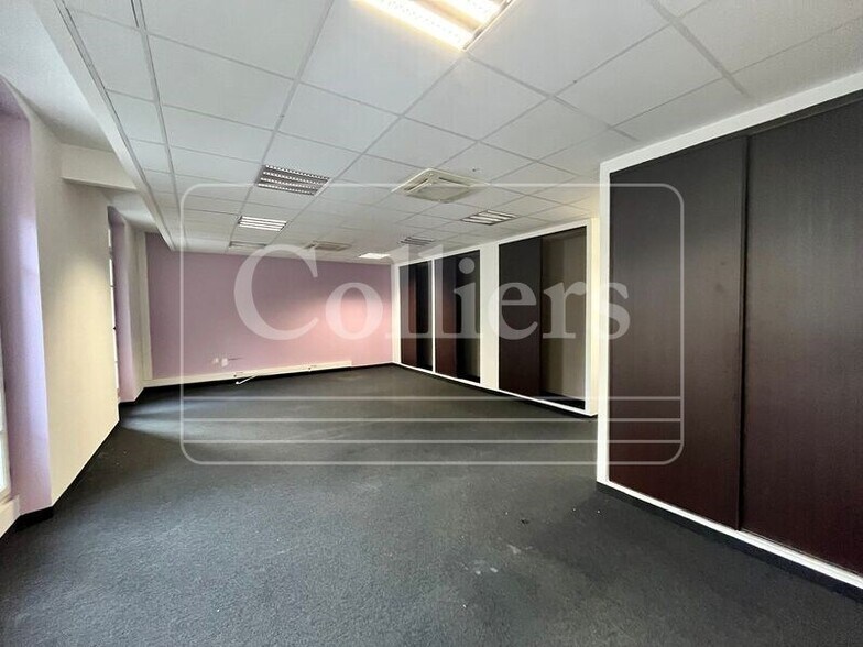 Office in Marseille to rent - Interior Photo - Image 1 of 8
