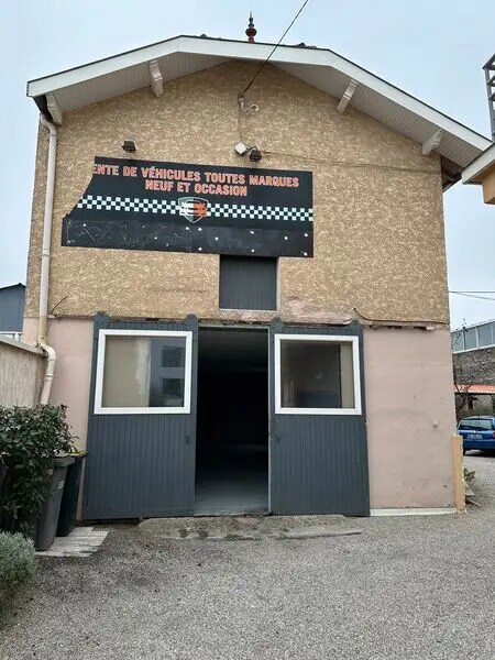 Light Industrial in Saint-Priest to rent Building Photo- Image 1 of 7