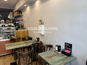 Retail in Barcelona, Barcelona to rent Interior Photo- Image 2 of 8