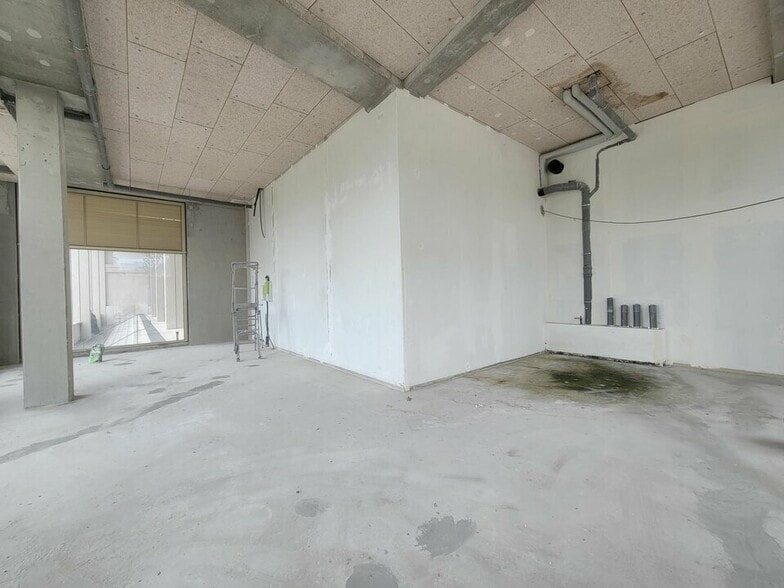 62 Allée De Seine, Saint-Denis to rent - Interior Photo - Image 2 of 5