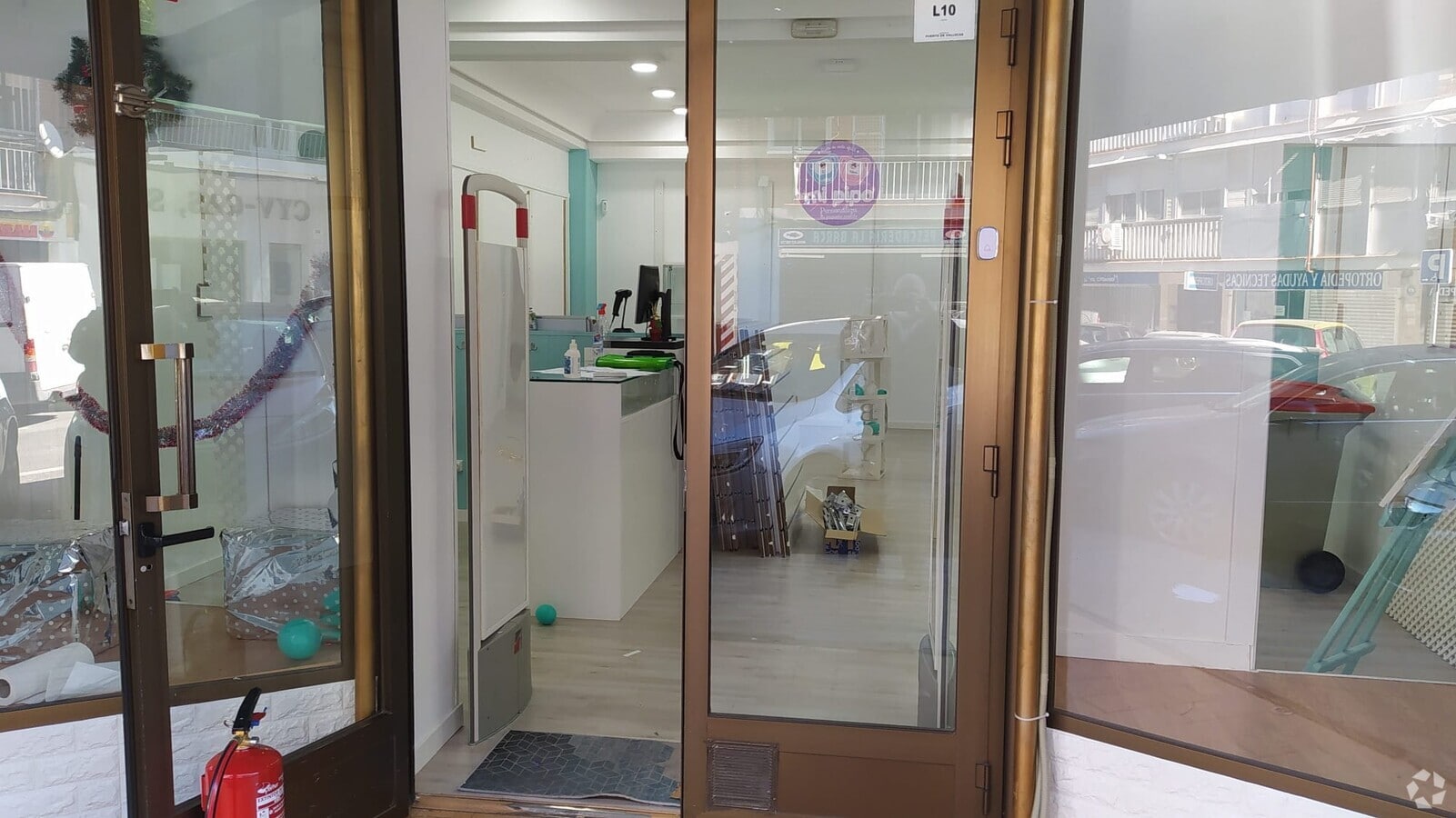 Madrid, MAD 28053 - Unit Puerta 00 - - Interior Photo - Image 2 of 16