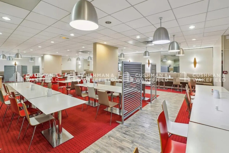 Office in Levallois-Perret to rent - Building Photo - Image 1 of 1