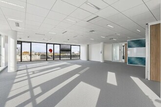 19-23 Allees De L'Europe, Clichy to rent Interior Photo- Image 2 of 6