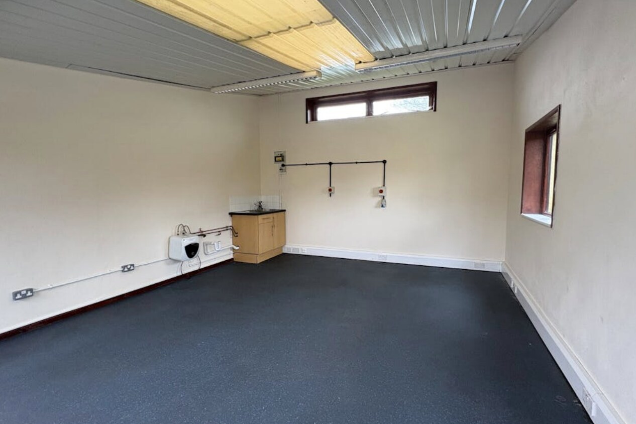 Warpsgrove Ln, Chalgrove to rent Interior Photo- Image 1 of 1
