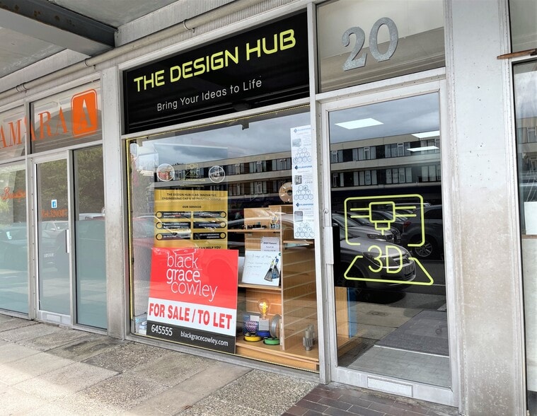 St. Pauls Sq, Isle Of Man to rent - Building Photo - Image 2 of 23