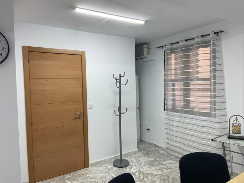 Office in Cáceres, Cáceres to rent - Building Photo - Image 2 of 6