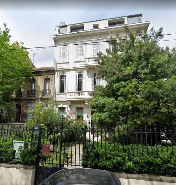 Office in Marseille for sale - Building Photo - Image 2 of 10