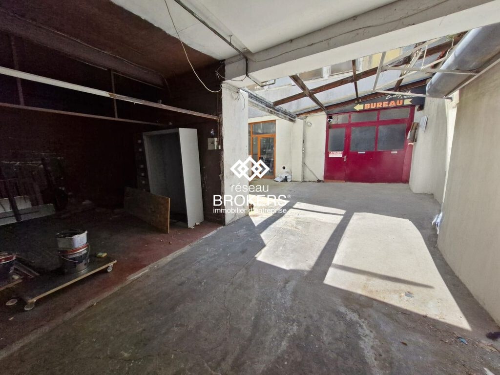 Industrial in Gentilly to rent Interior Photo- Image 1 of 8