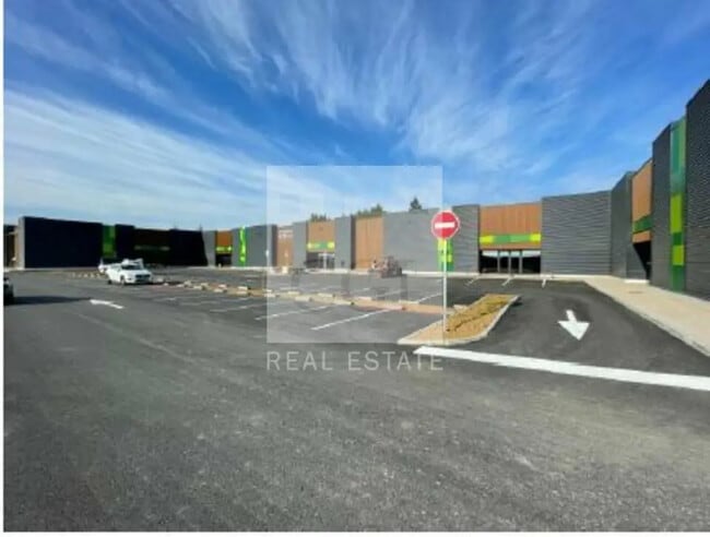 Location Commerce 381 m²