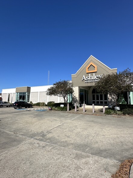 200 Westmark Blvd, Lafayette, LA for rent - Building Photo - Image 1 of 8