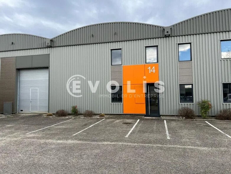 1-13 Chemin De L'Industrie, Dardilly to rent - Building Photo - Image 2 of 7
