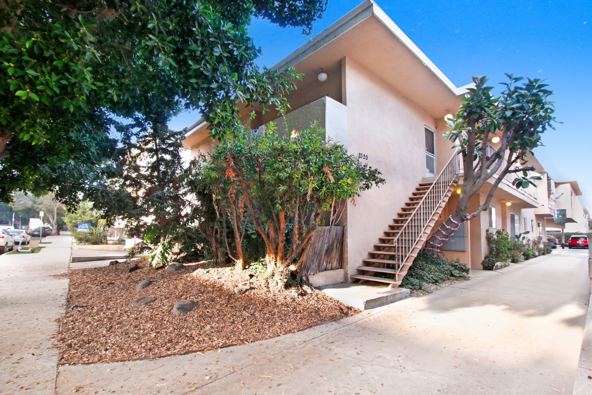 1320 S Carmelina Ave, Los Angeles, CA for sale Primary Photo- Image 1 of 1