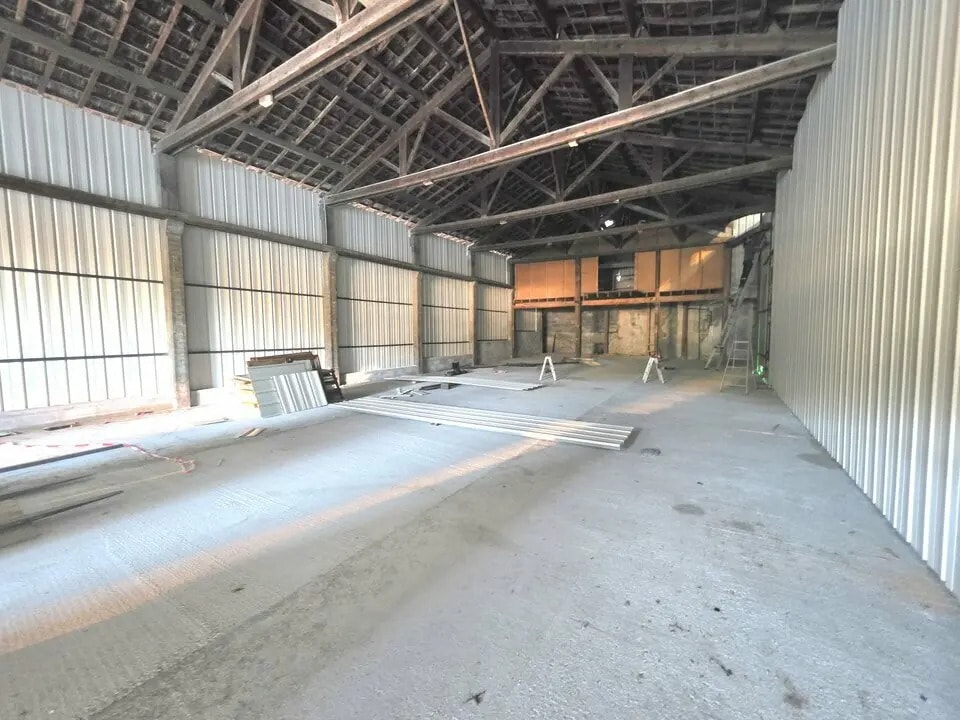Location Entrepôt 400 m² - Photo 1