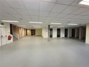 1 Gairbraid Av, Glasgow to rent Interior Photo- Image 2 of 2