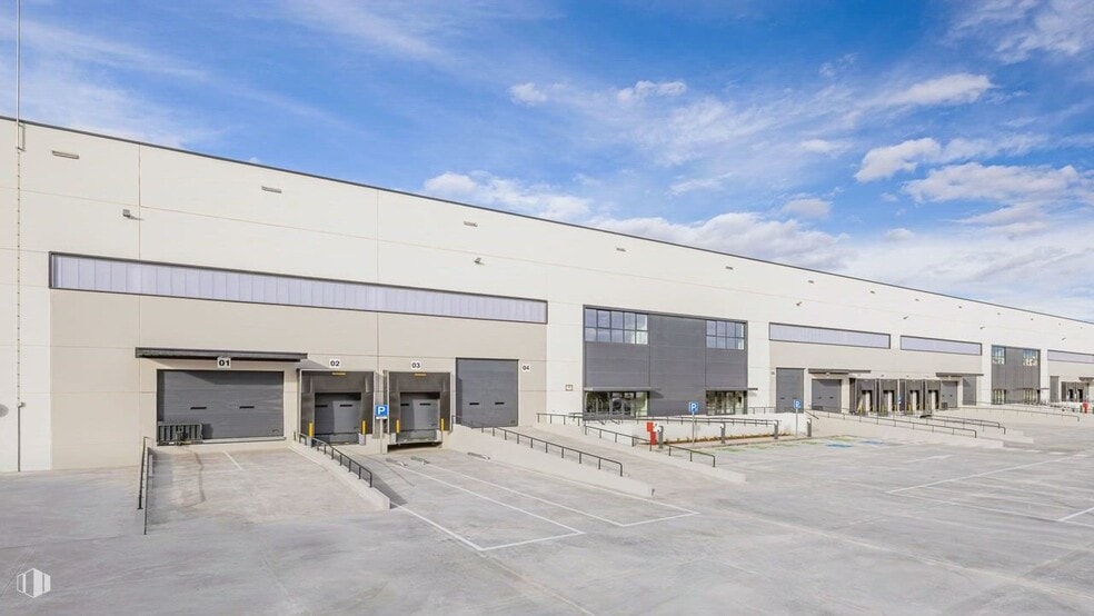 Calle San Norberto, 26, Madrid, Madrid to rent - Commercial Listing Video - Image 3 of 22