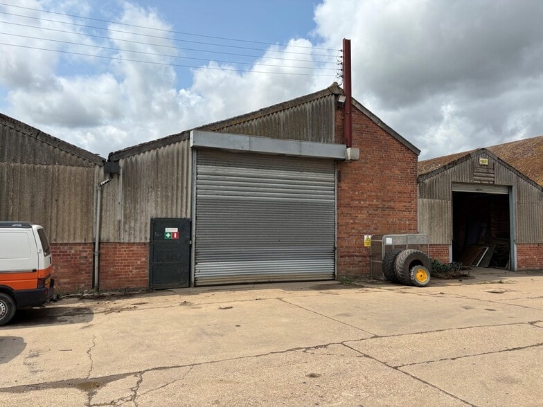 Harmston Rd, Lincoln to rent - Primary Photo - Image 1 of 1