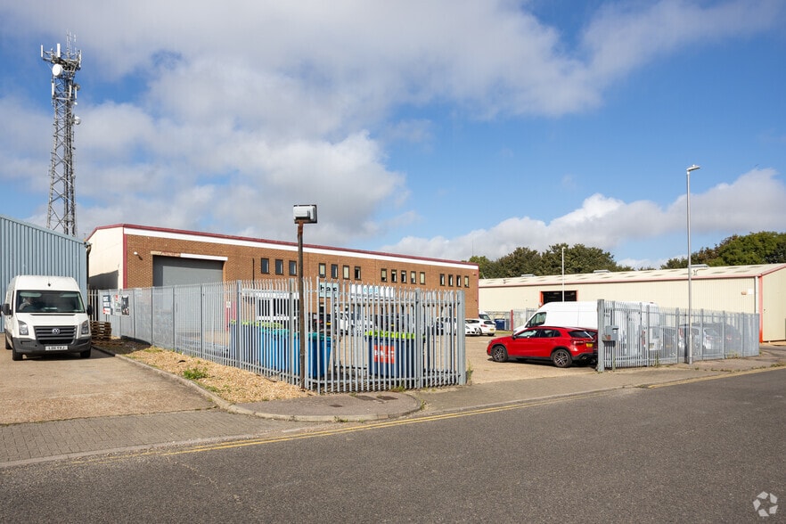 Units 3-4 Anson Close, Broadstairs to rent - Building Photo - Image 2 of 3