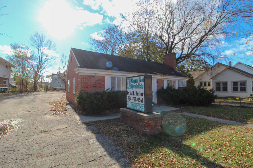 35519 E Michigan Ave, Wayne, MI for sale - Building Photo - Image 1 of 1