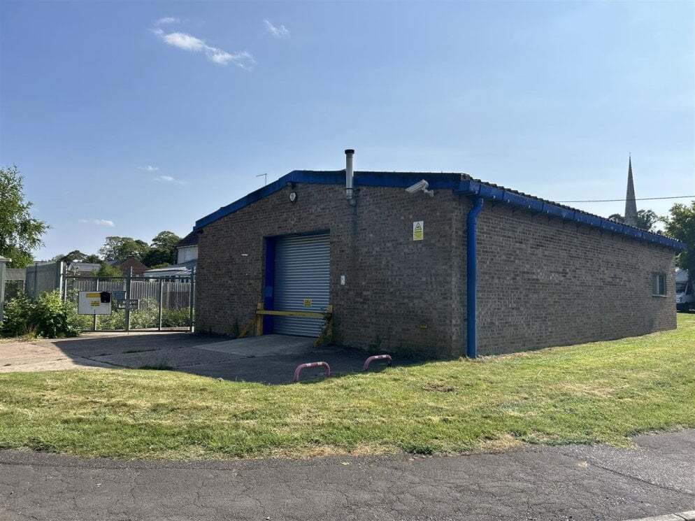 2 Eastwood Rd, Peterborough for sale Primary Photo- Image 1 of 1