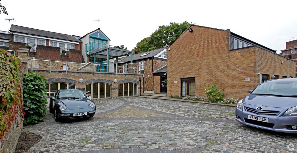 62A Highgate High St, London for sale - Primary Photo - Image 1 of 1