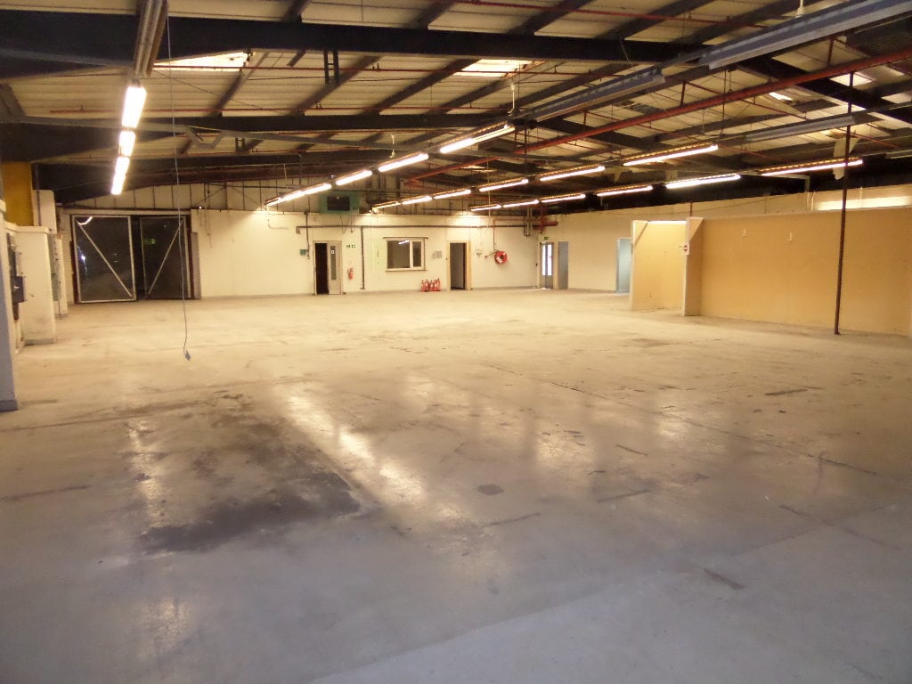 Western Ave, Bridgend to rent Interior Photo- Image 1 of 2