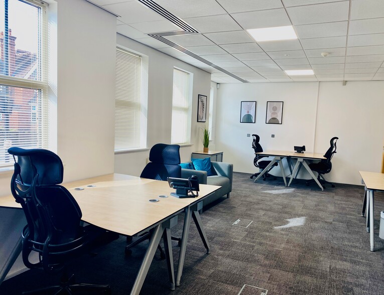 17 High St, Henley-In-Arden to rent - Interior Photo - Image 3 of 25