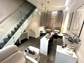 Briggate, Leeds to rent Interior Photo- Image 1 of 6