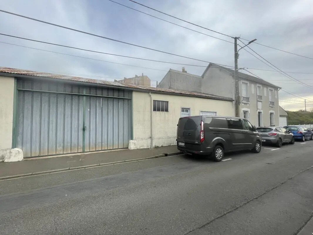 Industrial in Le Mans for sale Building Photo- Image 1 of 3