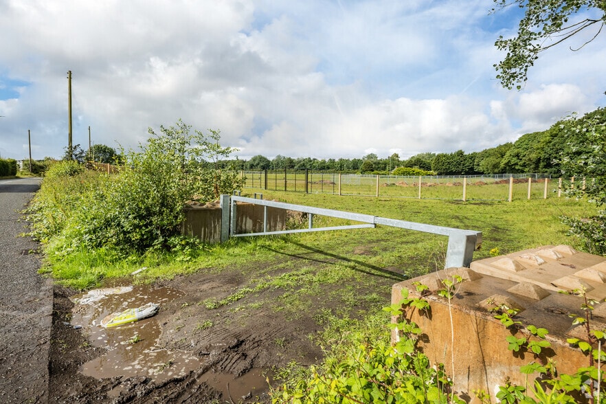 Knowsley Park, M57 Knowsley, Prescot to rent - Building Photo - Image 2 of 10