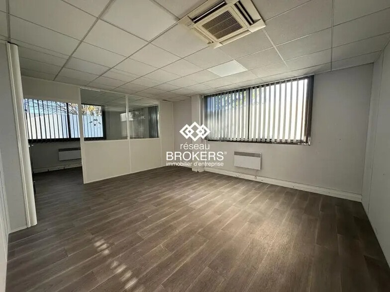 Office in Le Mesnil-Amelot to rent - Interior Photo - Image 3 of 8