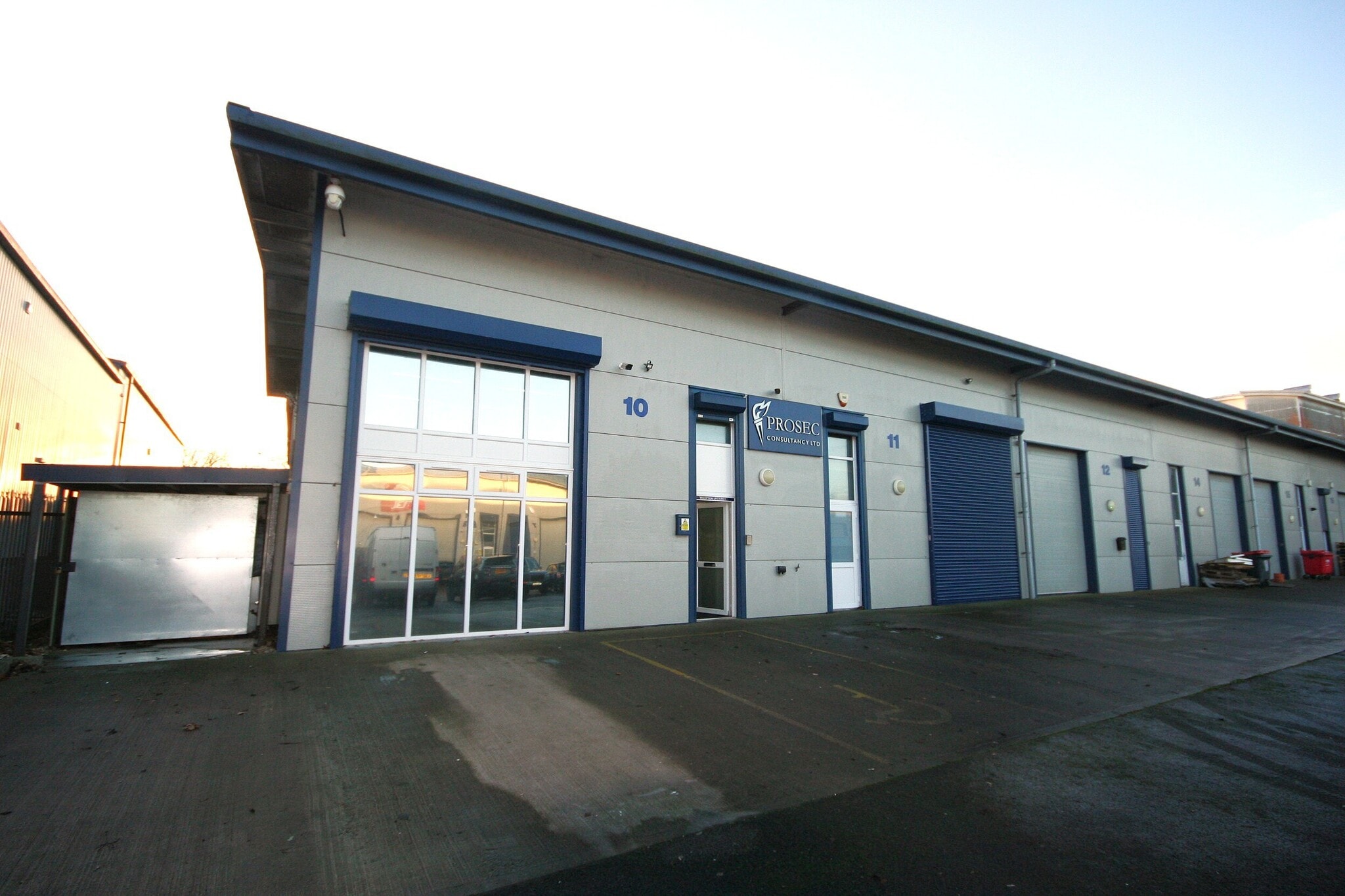 Stephenson Rd, Westbury to rent Building Photo- Image 1 of 4