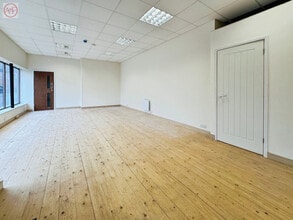 98 Church St, Highbridge to rent Interior Photo- Image 2 of 4