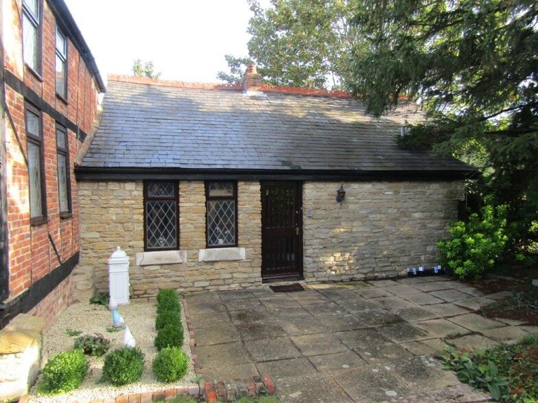 High St, Turvey to rent - Building Photo - Image 1 of 13