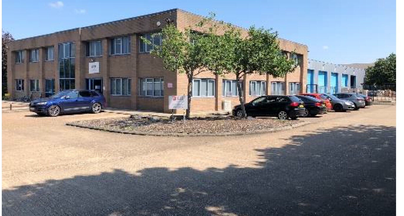 7 Falcon Av, Milton Keynes for sale Building Photo- Image 1 of 1