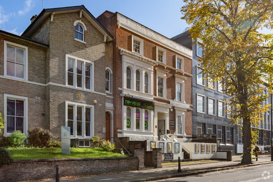 14 Waterloo Rd, Wolverhampton to rent - Building Photo - Image 2 of 5