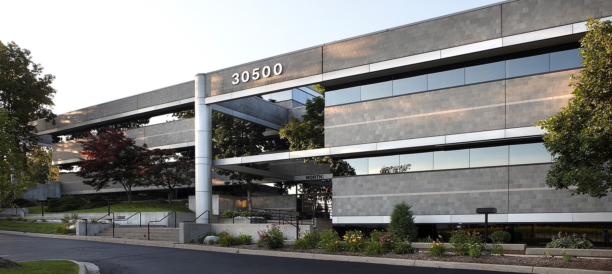 30500 Northwestern Hwy, Farmington Hills, MI to rent Building Photo- Image 1 of 8