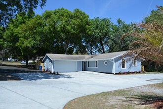 697 E Anderson Rd, Groveland, FL for sale Primary Photo- Image 1 of 13