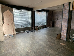 42-48 Carrick St, Ayr to rent Interior Photo- Image 1 of 2