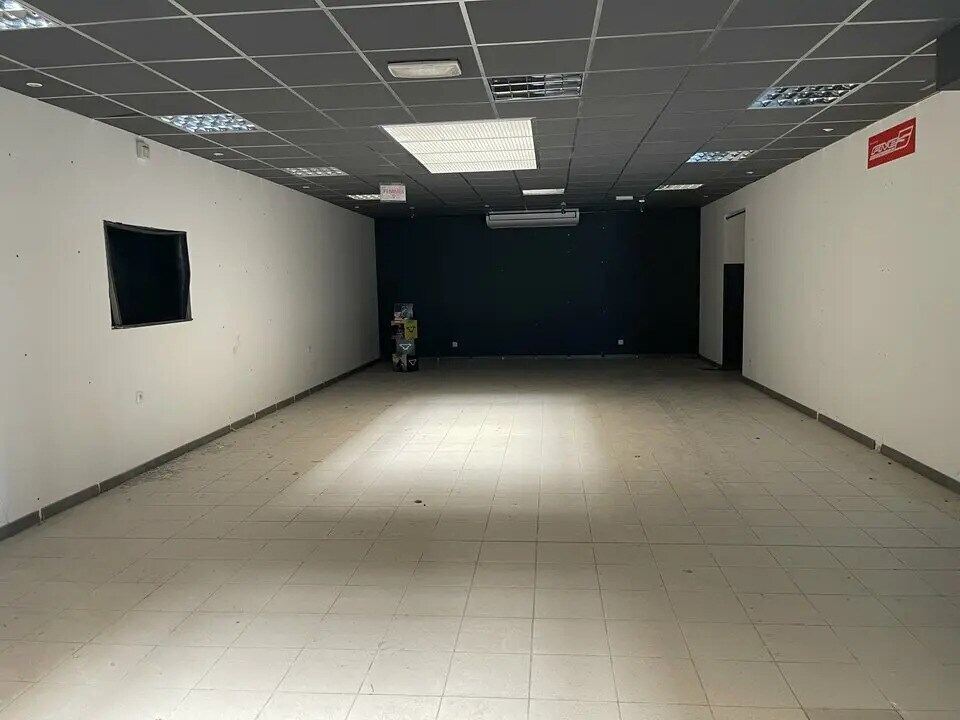 Light Industrial in Gémenos to rent Building Photo- Image 1 of 4